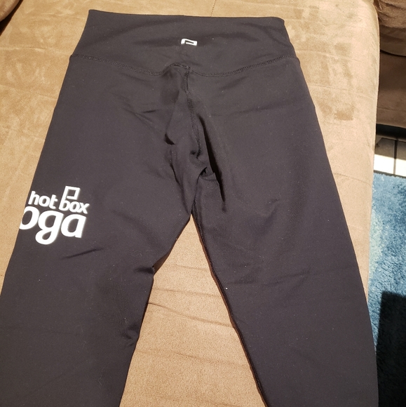 High waist hotbox yoga pants - Picture 3 of 4